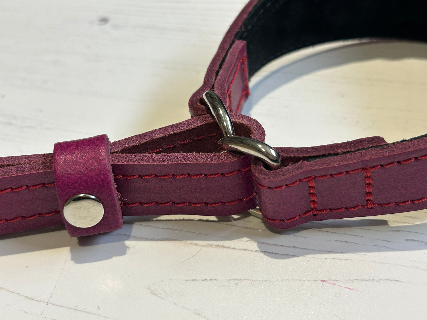 Leather Catching Lead