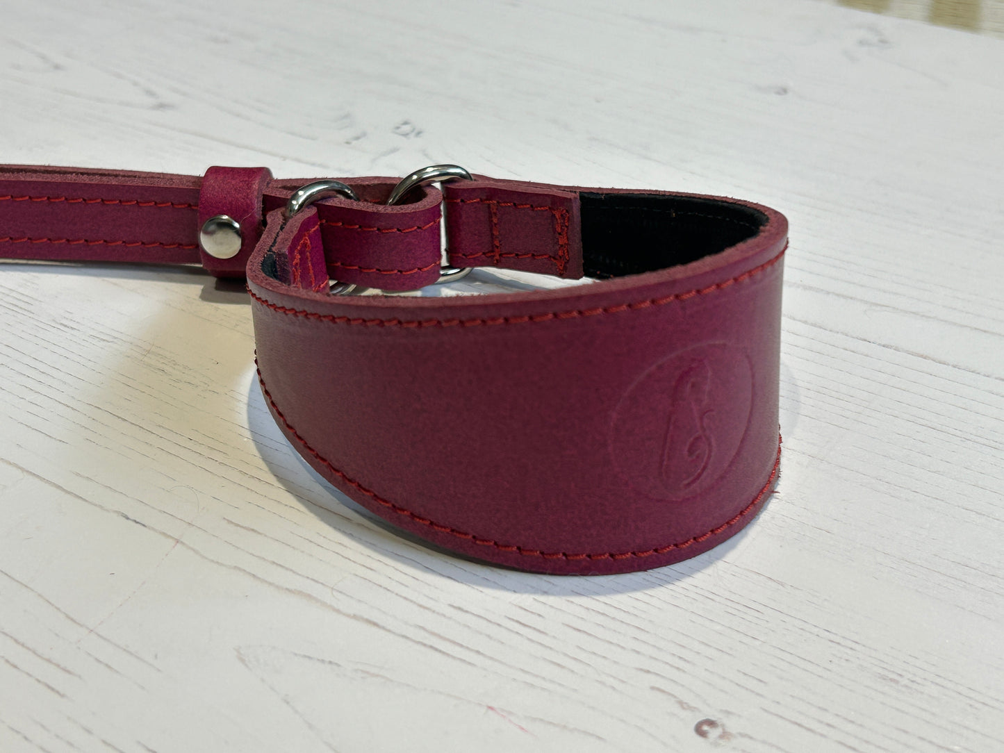 Leather Catching Lead